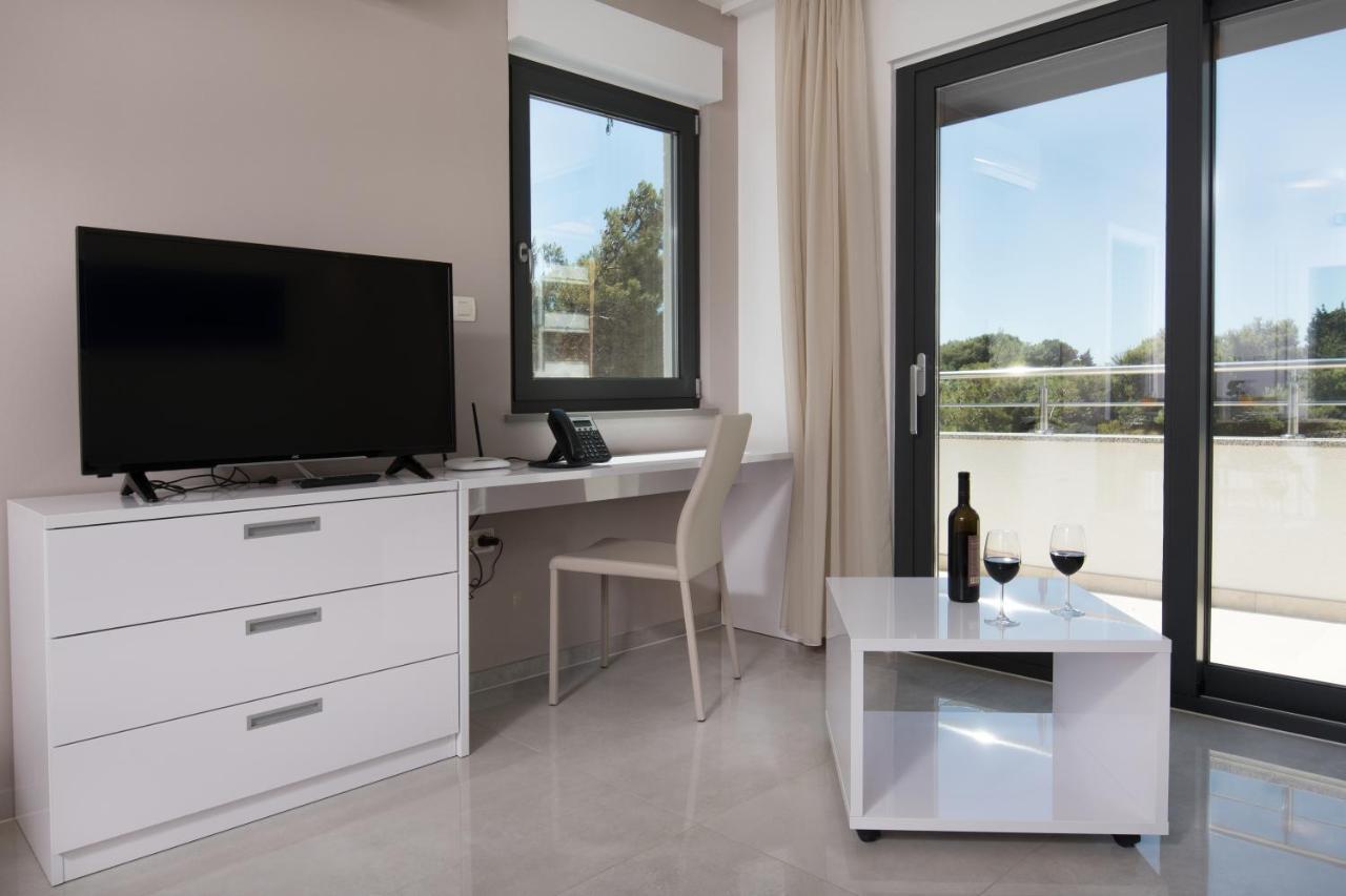 Aparthotel Punta Blu - Pool & Spa Premantura Extérieur photo